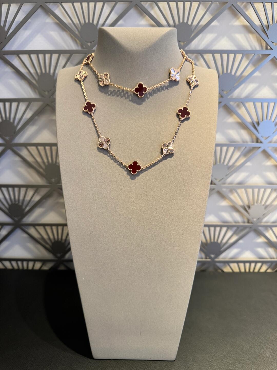 [sparkle Jewelry ]CLOVER 20 MOTIFS LASER CARNELIAN NECKLACE
