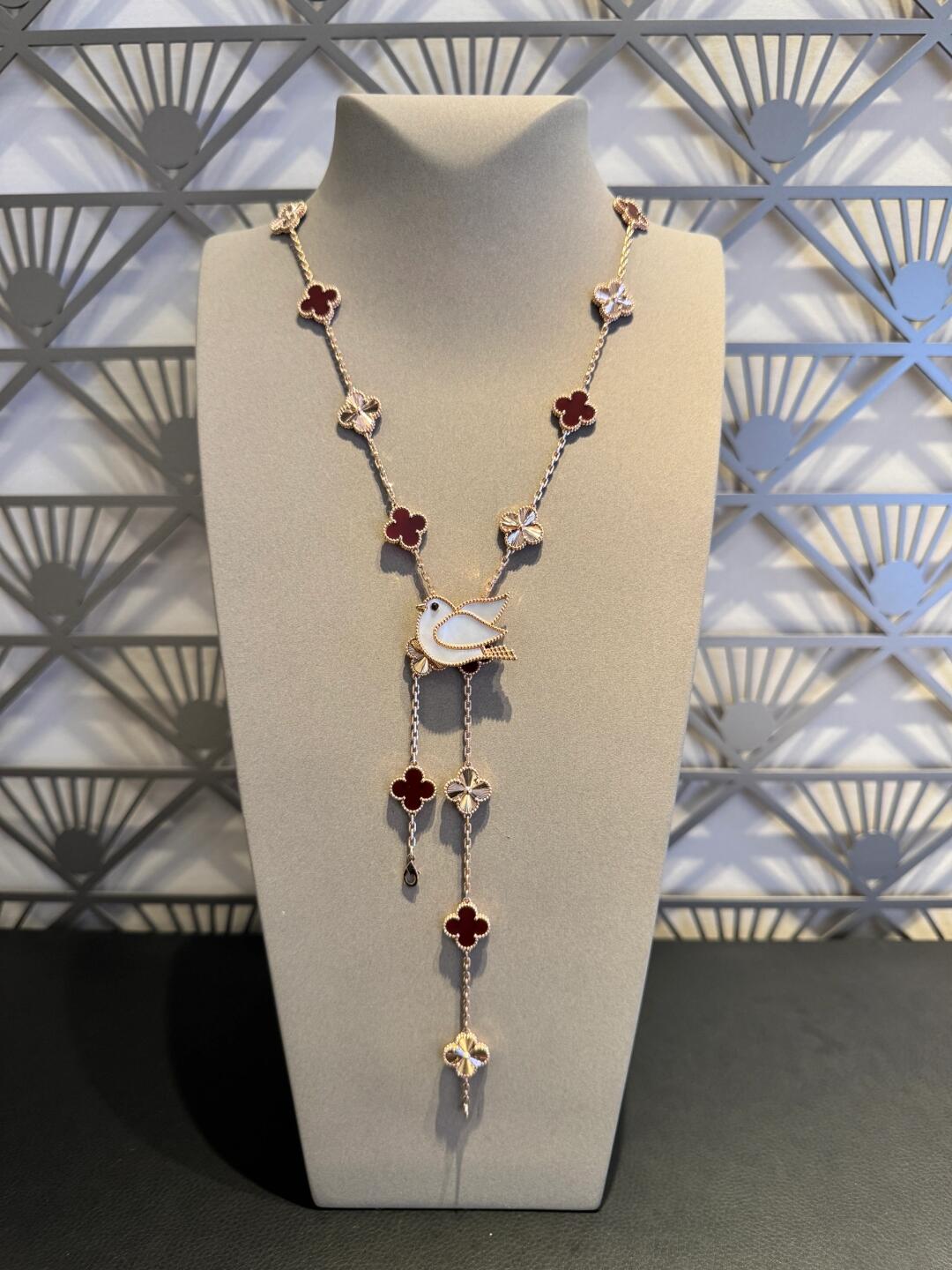[sparkle Jewelry ]CLOVER 20 MOTIFS LASER CARNELIAN NECKLACE