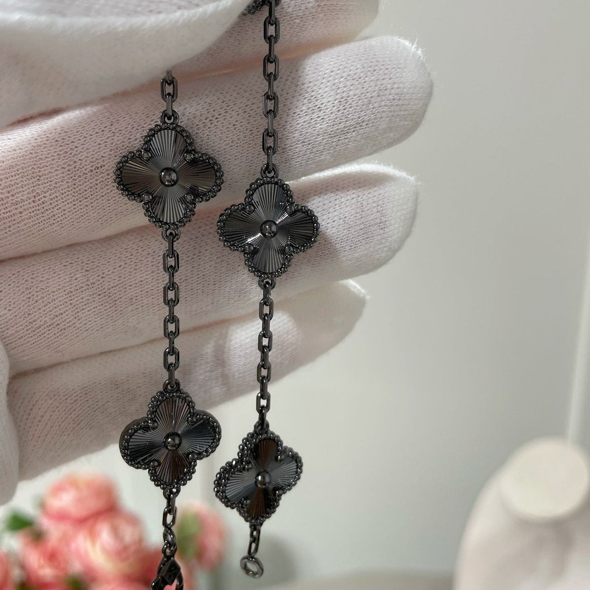 [sparkle Jewelry ]CLOVER 5 MOTIF BLACK BRACELET