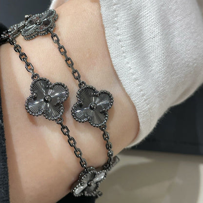 [sparkle Jewelry ]CLOVER 5 MOTIF BLACK BRACELET