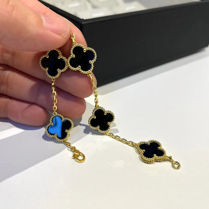 [Sparkle]GLÜCKSKLEE-ARMREIF MIT 5 MOTIVEN – KOLLEKTION SCHWARZES ONYX