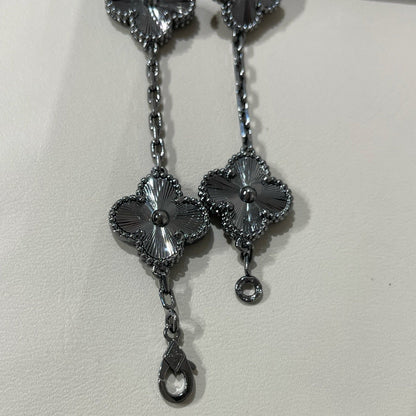 [sparkle Jewelry ]CLOVER 5 MOTIF BLACK BRACELET