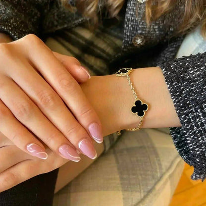 [Sparkle]GLÜCKSKLEE-ARMREIF MIT 5 MOTIVEN – KOLLEKTION SCHWARZES ONYX