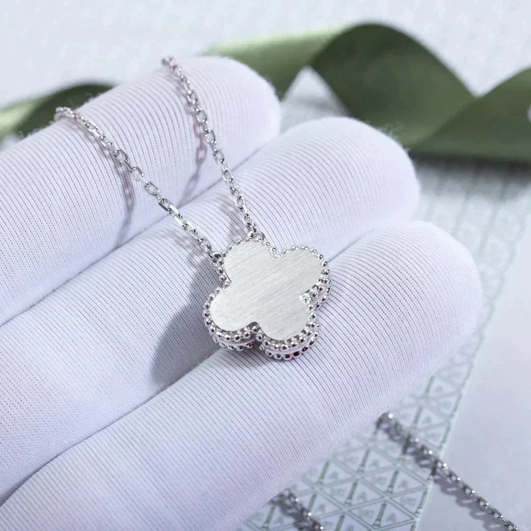 [sparkle Jewelry ]CLOVER  15MM DIAMOND LASER NECKLACE SILVER