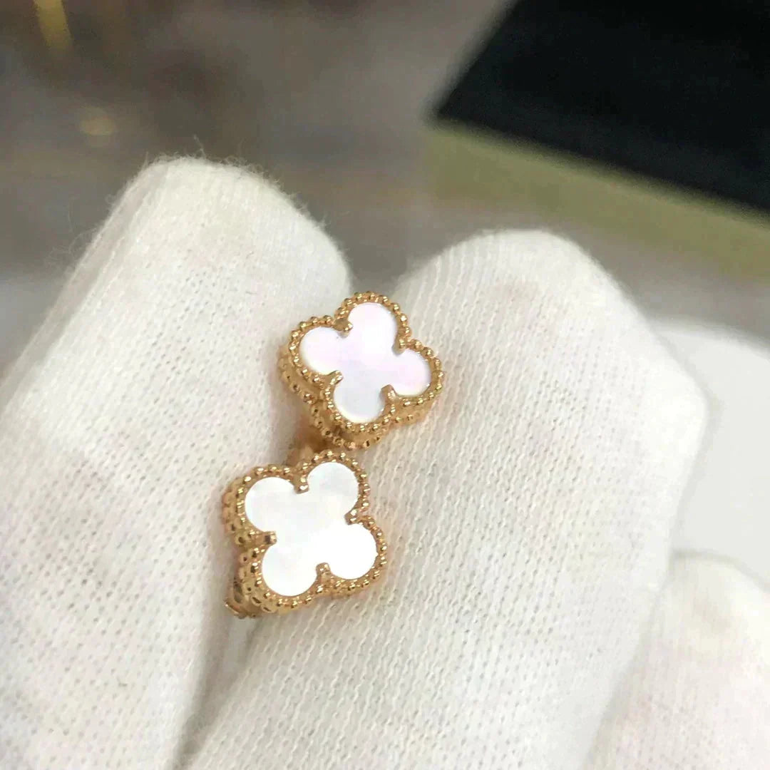 [sparkle Jewelry ]CLOVER MINI 9.5MM WHITE MOP EARRINGS
