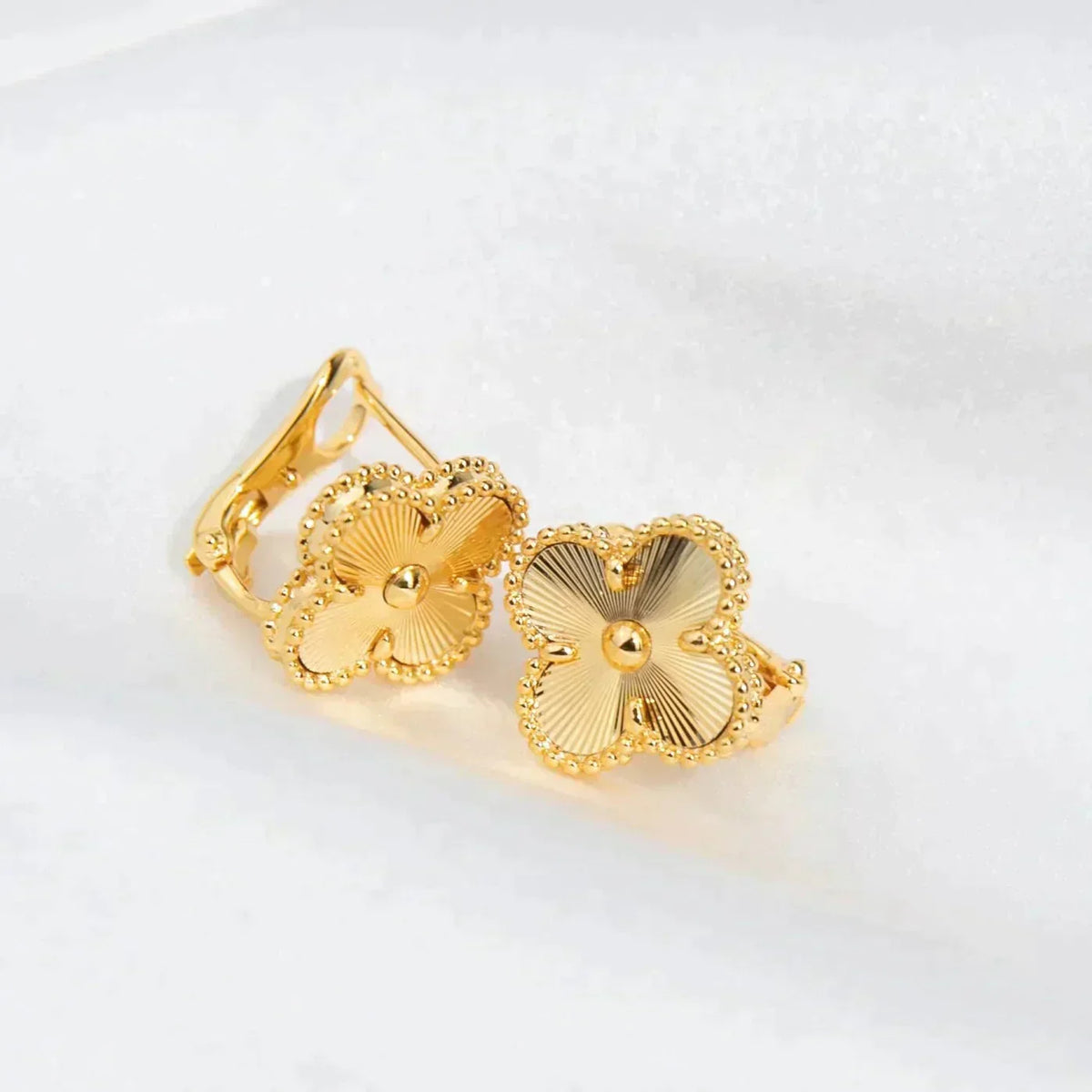 [sparkle Jewelry ]CLOVER MEDIUM 1 MOTIFS LASER EARRINGS