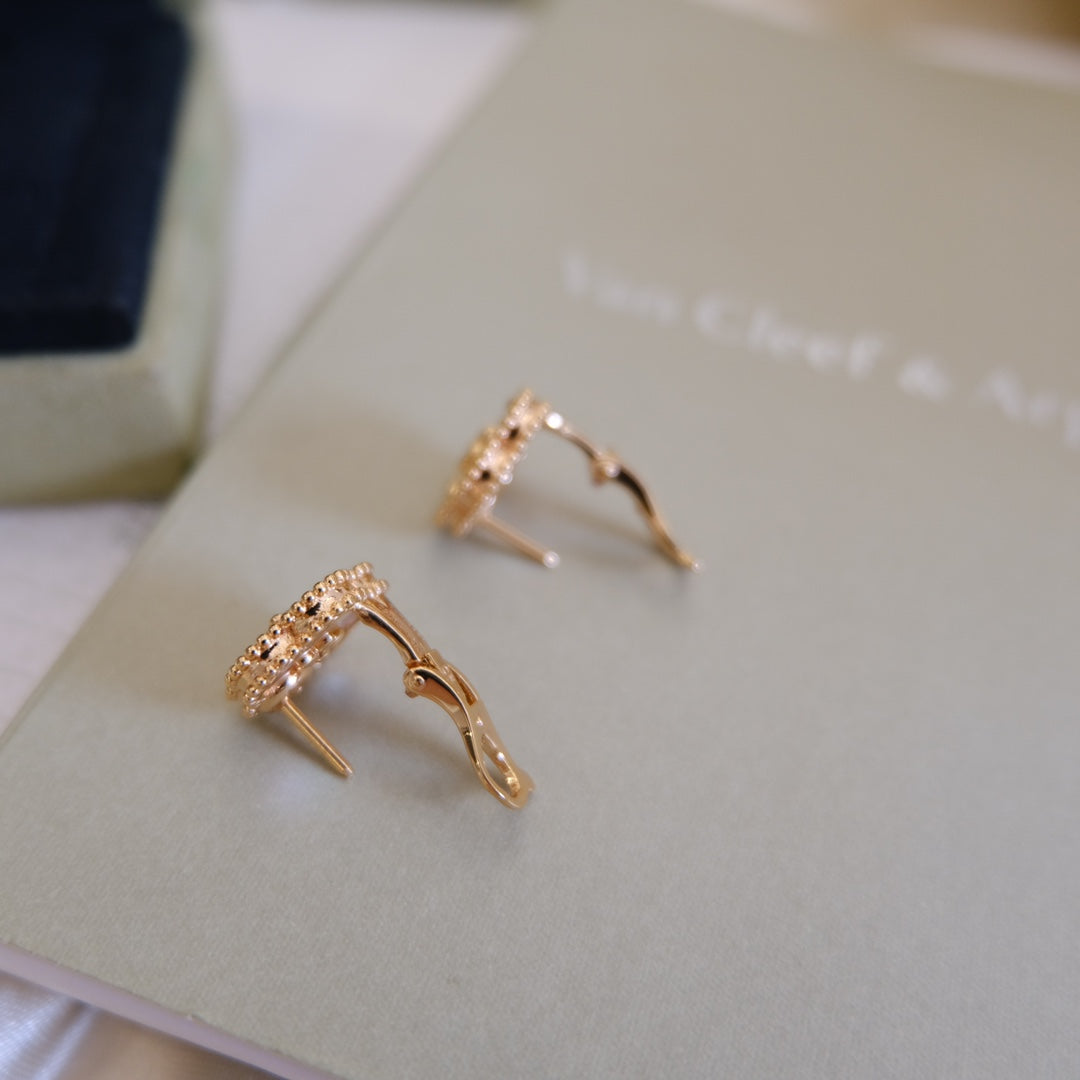 [sparkle Jewelry ]LUCKY PINK GOLD WHITE MOP EARRINGS
