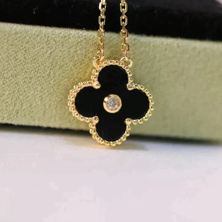 [sparkle Jewelry ]CLOVER 15MM DIAMOND ONYX NECKLACE