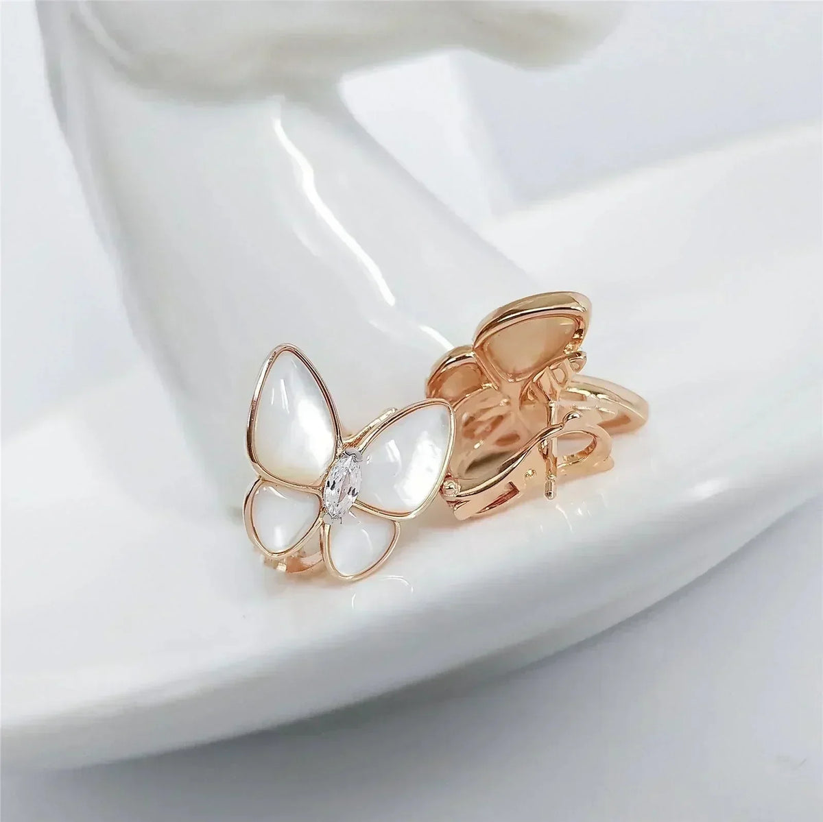 [sparkle Jewelry ]BUTTERFLY MOP DIAMOND EARRINGS