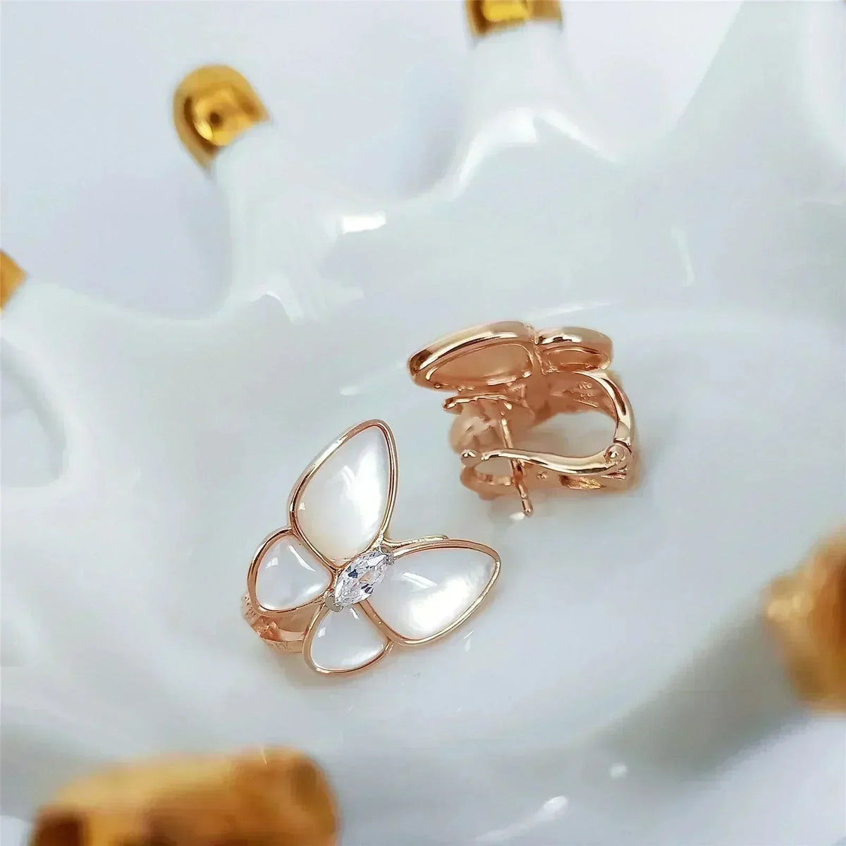 [sparkle Jewelry ]BUTTERFLY MOP DIAMOND EARRINGS