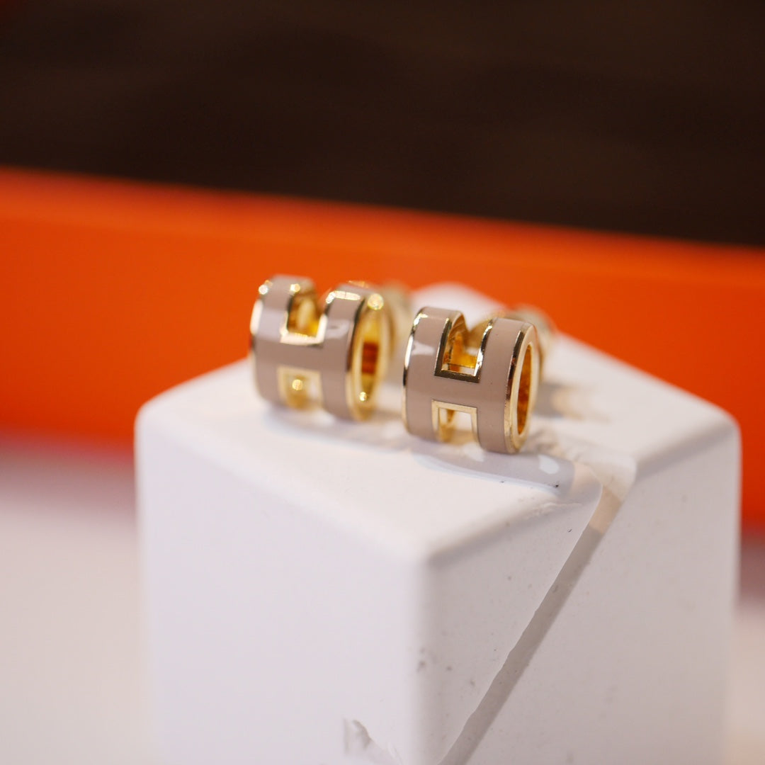 [sparkle Jewelry ]MINI POP H GOLD EARRINGS GREY