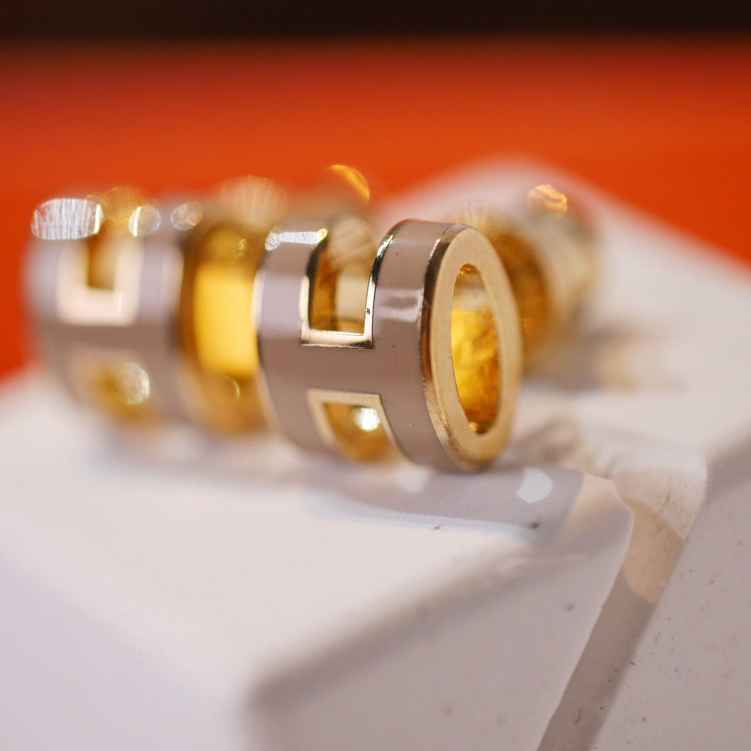 [sparkle Jewelry ]MINI POP H GOLD EARRINGS GREY