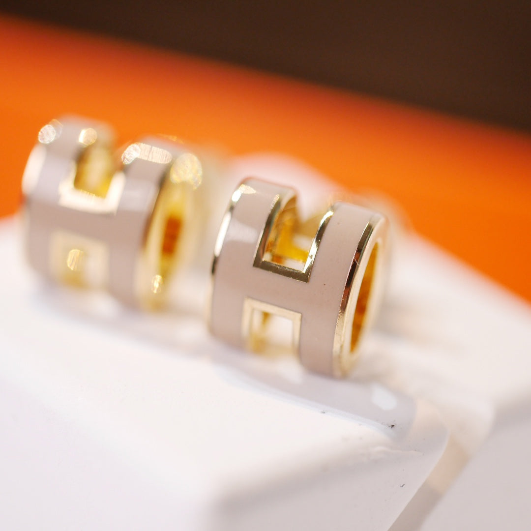 [sparkle Jewelry ]MINI POP H GOLD EARRINGS GREY