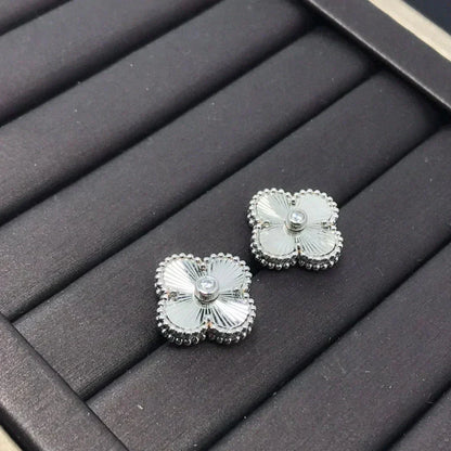 [sparkle Jewelry ]CLOVER MINI 9.5MM LASER EARRINGS
