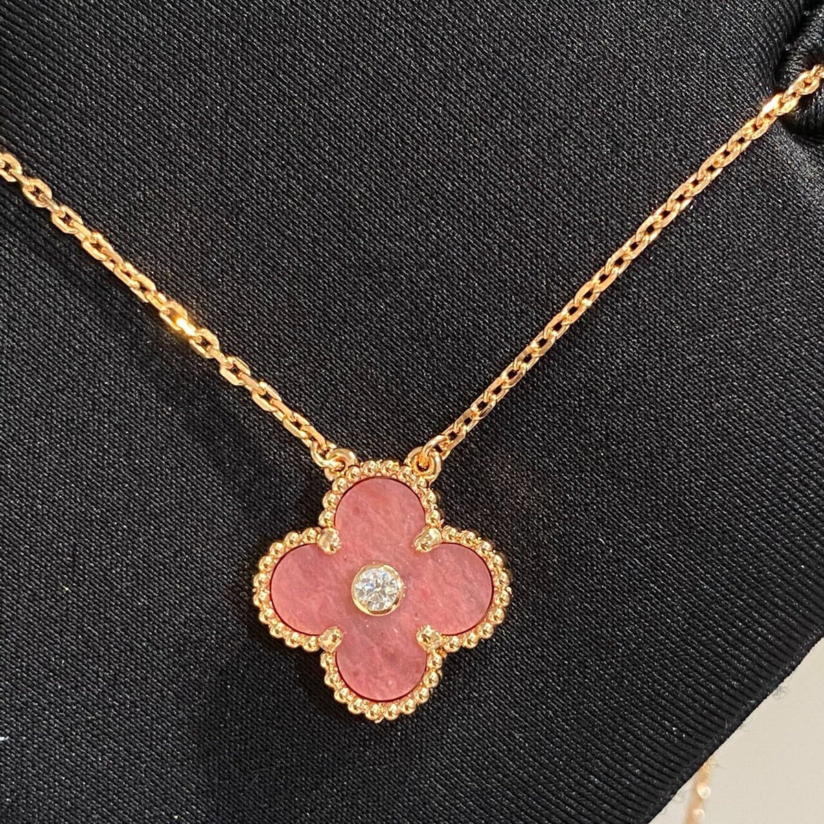 [sparkle Jewelry ]CLOVER 15MM DIAMOND RHODONITE NECKLACE