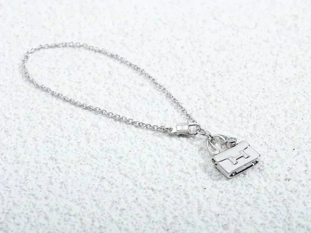 [sparkle Jewelry ]AMULETTE PEDANT SILVER NECKLACE