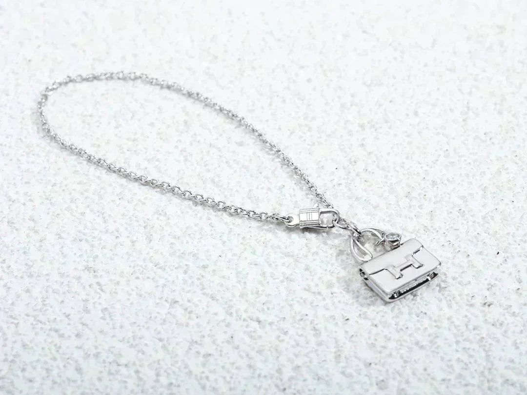 [sparkle Jewelry ]AMULETTE PEDANT SILVER NECKLACE