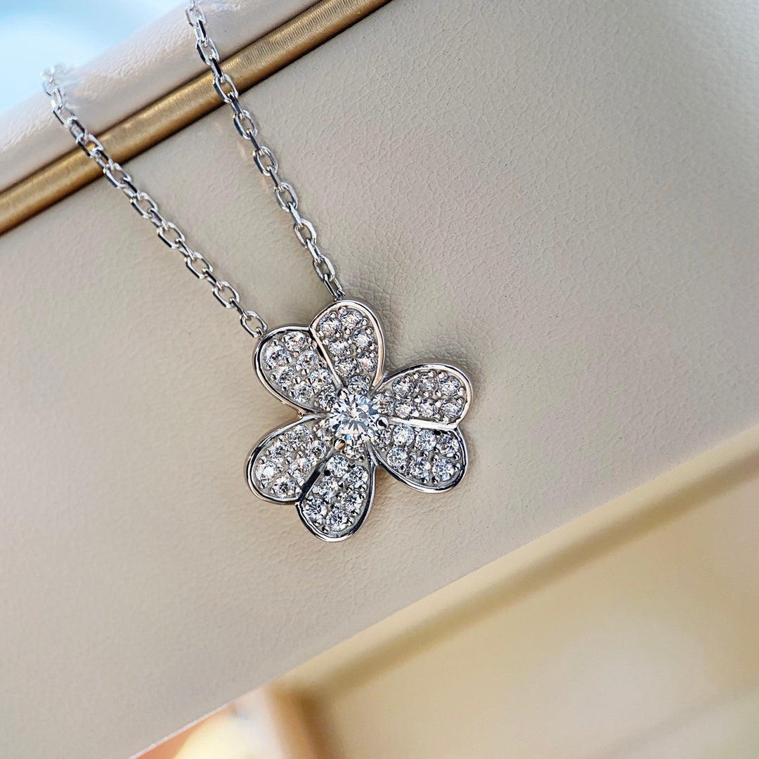 [sparkle Jewelry ]CLOVER DIAMOND NECKLACE SILVER