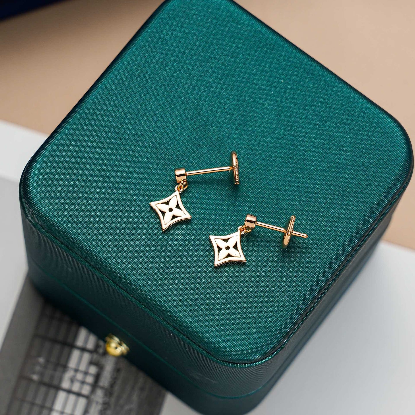 [Sparkle] OHRRINGE STERN GOLD