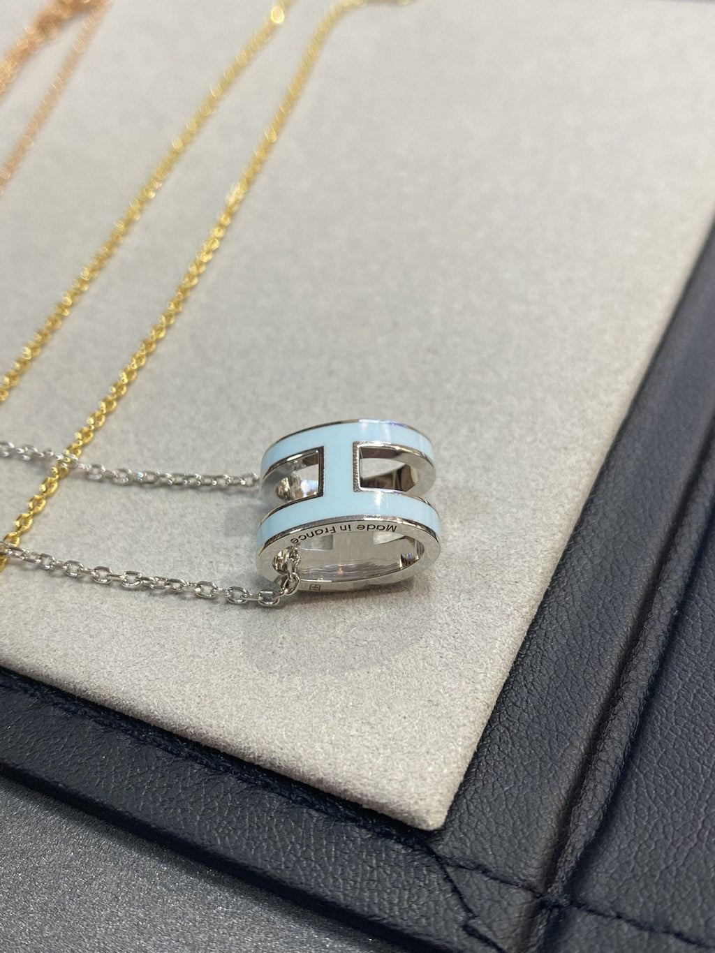 [sparkle Jewelry ]POP H LIGHT BLUE NECKLACE