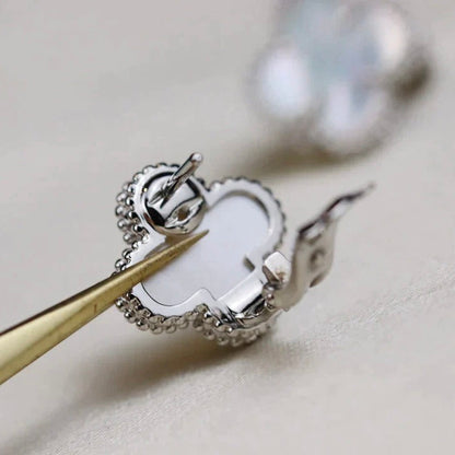 [sparkle Jewelry ]CLOVER MEDIUM 1 MOTIFS  WHITE MOP EARRINGS SILVER