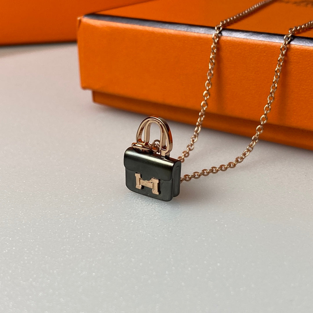 [sparkle Jewelry ]CONSTANCE BLACK PEDANT PINK GOLD NECKLACE