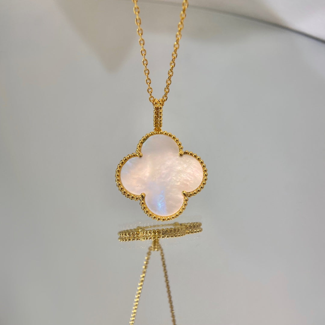 [sparkle Jewelry ]CLOVER 25MM MOP LARGE PENDANT NECKLACE