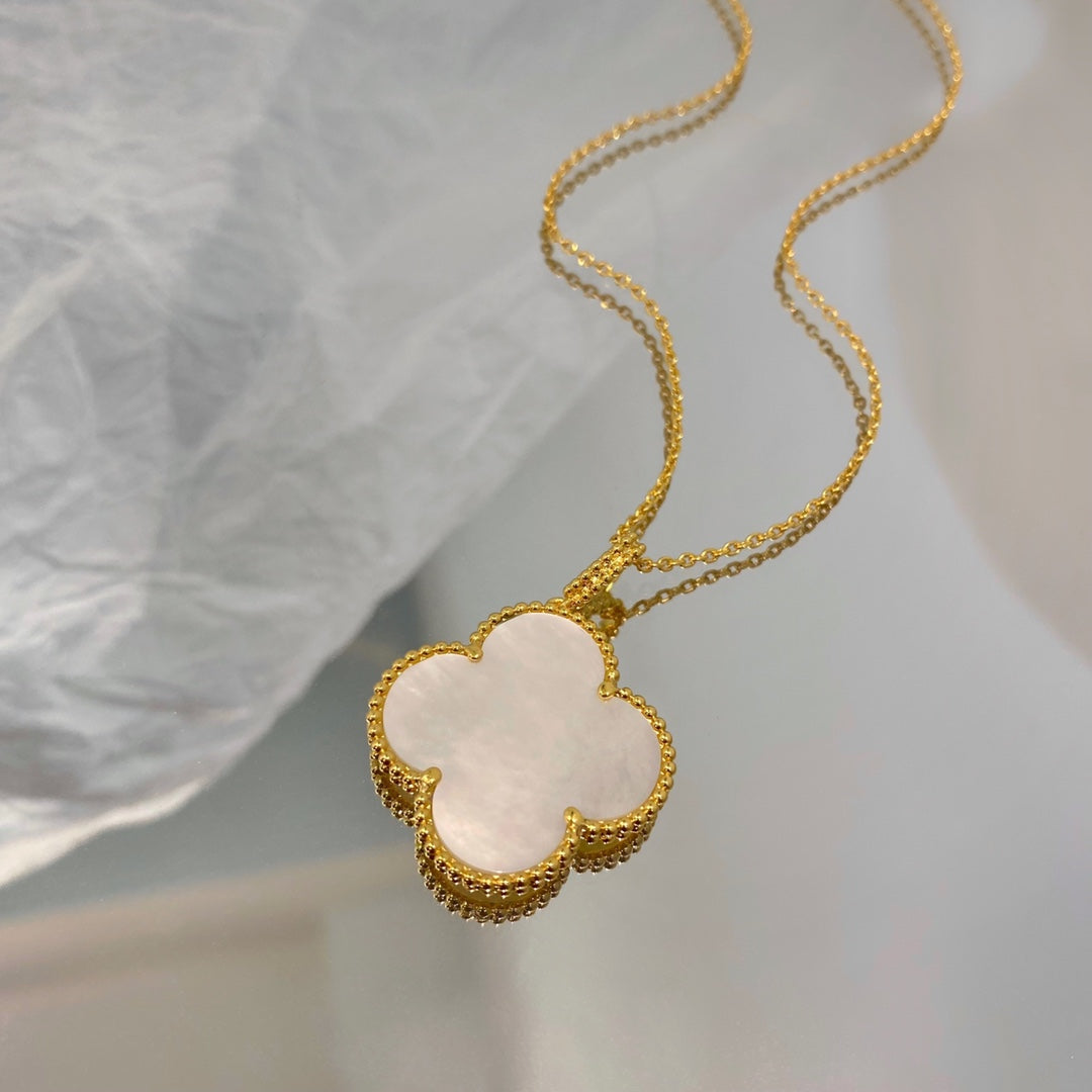 [sparkle Jewelry ]CLOVER 25MM MOP LARGE PENDANT NECKLACE
