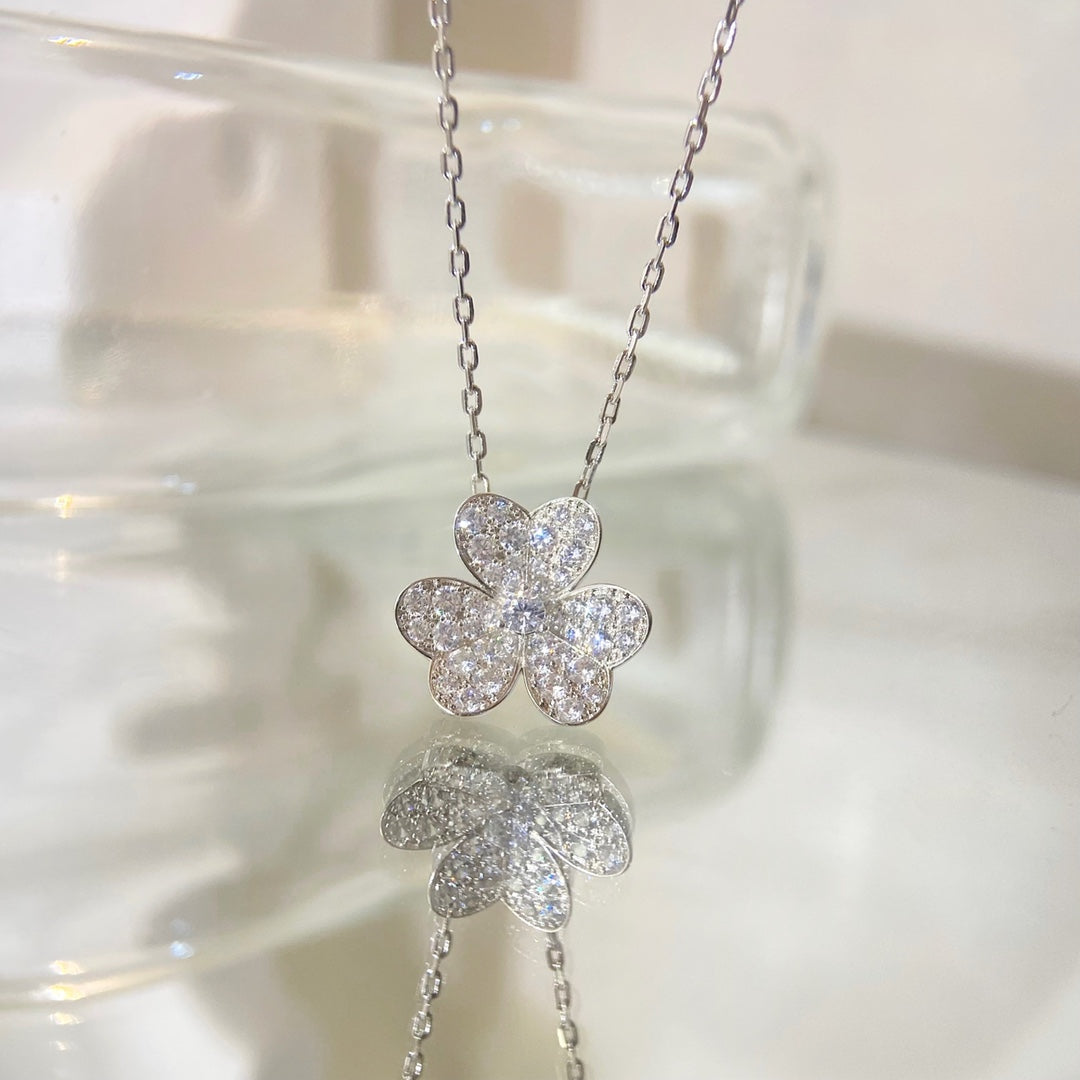 [sparkle Jewelry ]FLOWER DIAMOND NECKLACE