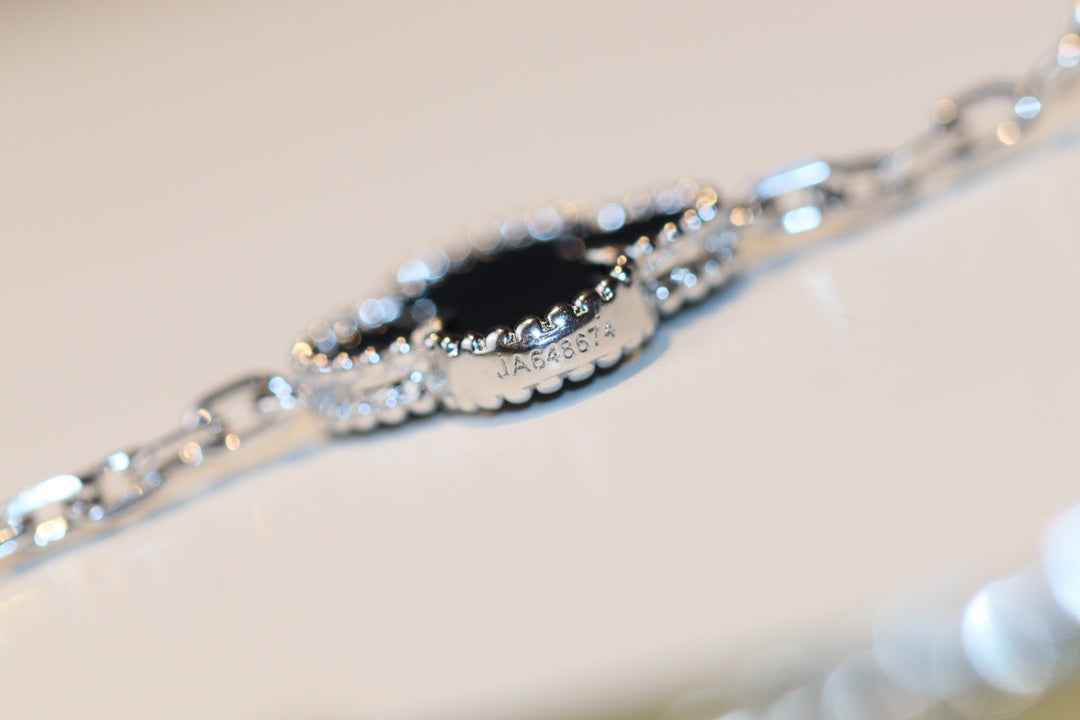 [sparkle Jewelry ]CLOVER 20 MOTIFS ONYX DIAMOND SILVER