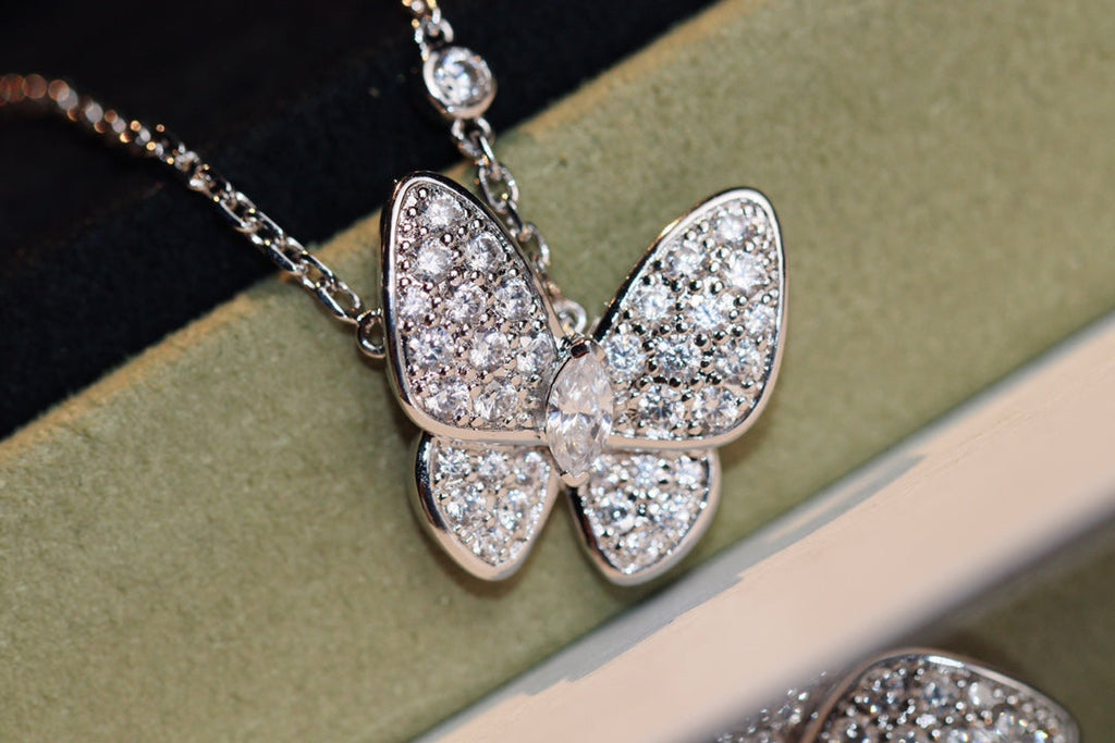 [sparkle Jewelry ]BUTTERFLY DIAMOND NECKLACE