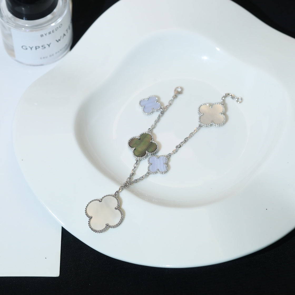 [sparkle Jewelry ]CLOVER BRACELET 5 MOTIFS MOP CHALCEDONY SILVER