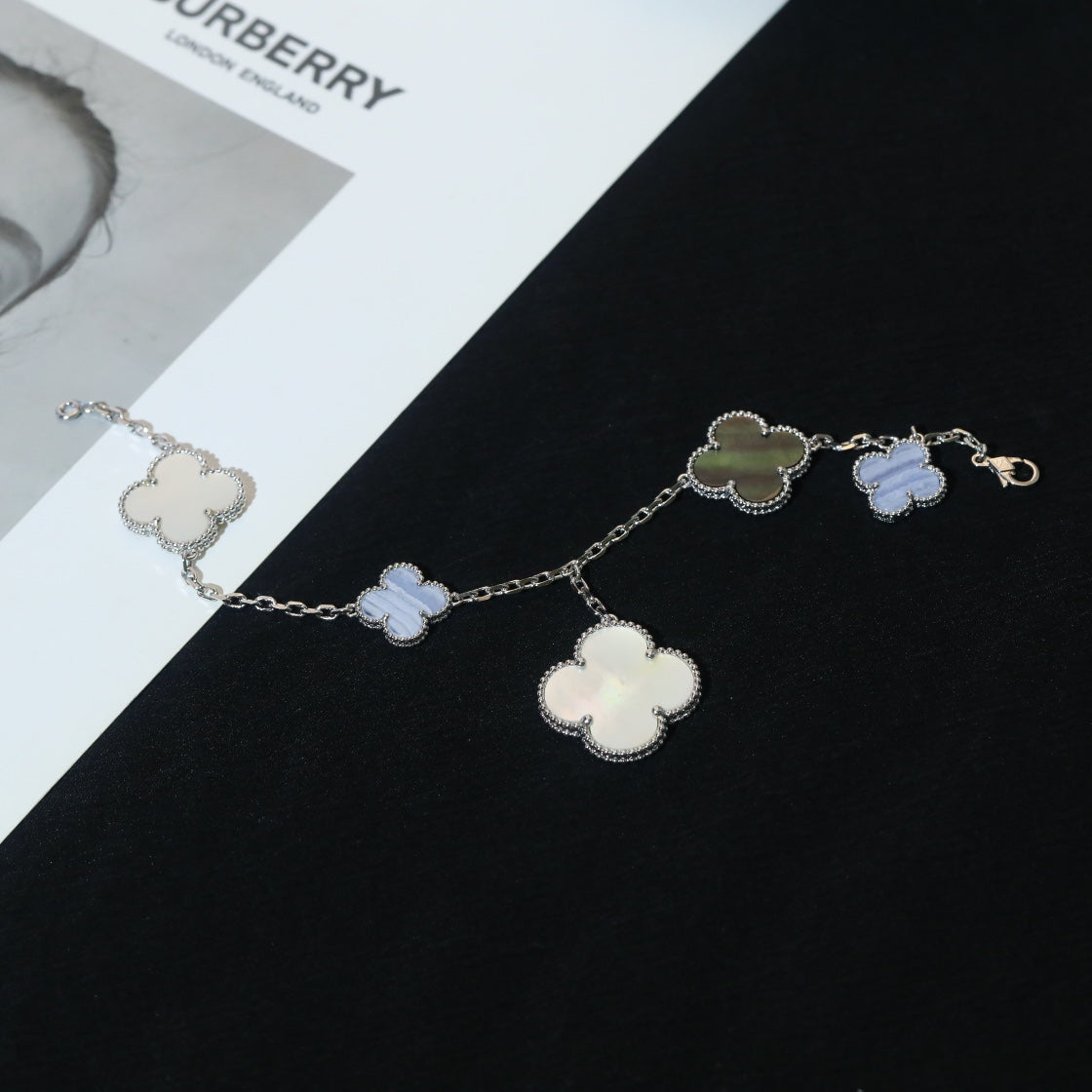 [sparkle Jewelry ]CLOVER BRACELET 5 MOTIFS MOP CHALCEDONY SILVER