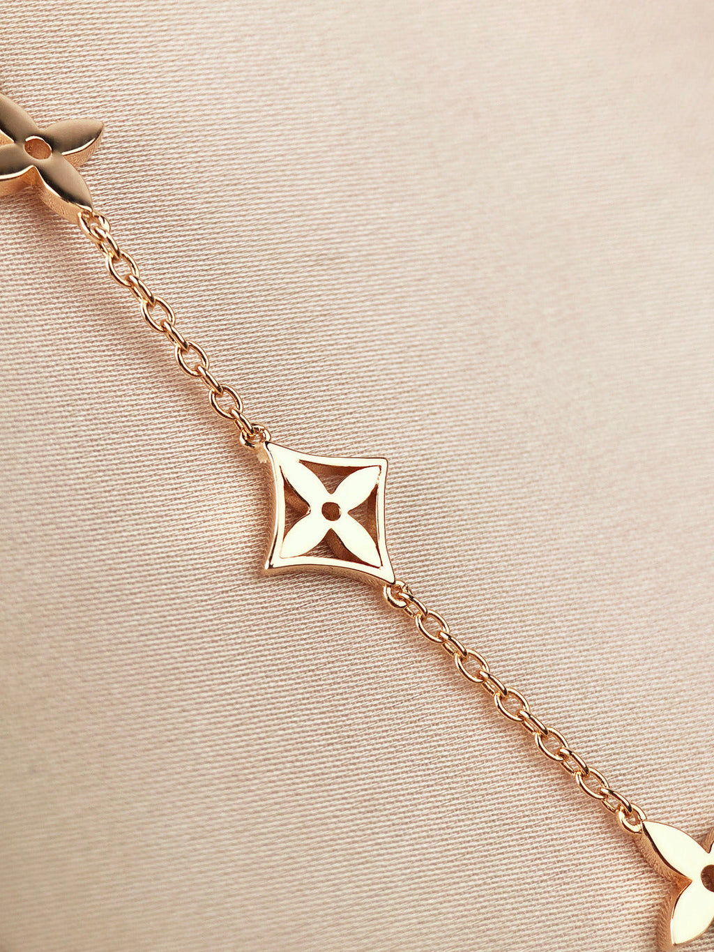 [sparkle Jewelry ]STAR AND SUN 7 MOTIFS GOLD BRACELET