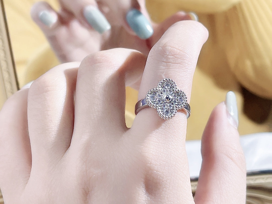 [sparkle Jewelry ]CLOVER DIAMOND RING