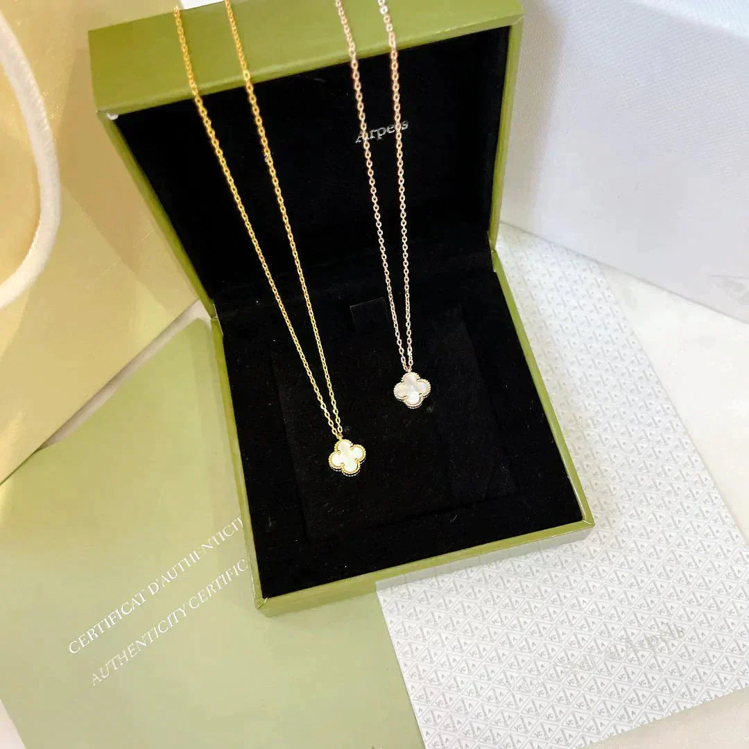 [sparkle Jewelry ]CLOVER MINI 9.5MM WHITE MOTHER-OF-PEARL NECKLACE