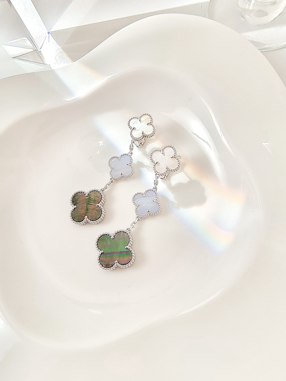 [sparkle Jewelry ]CLOVER 3 MOTIFS CHALCEDONY DARK MOP SILVER EARRINGS