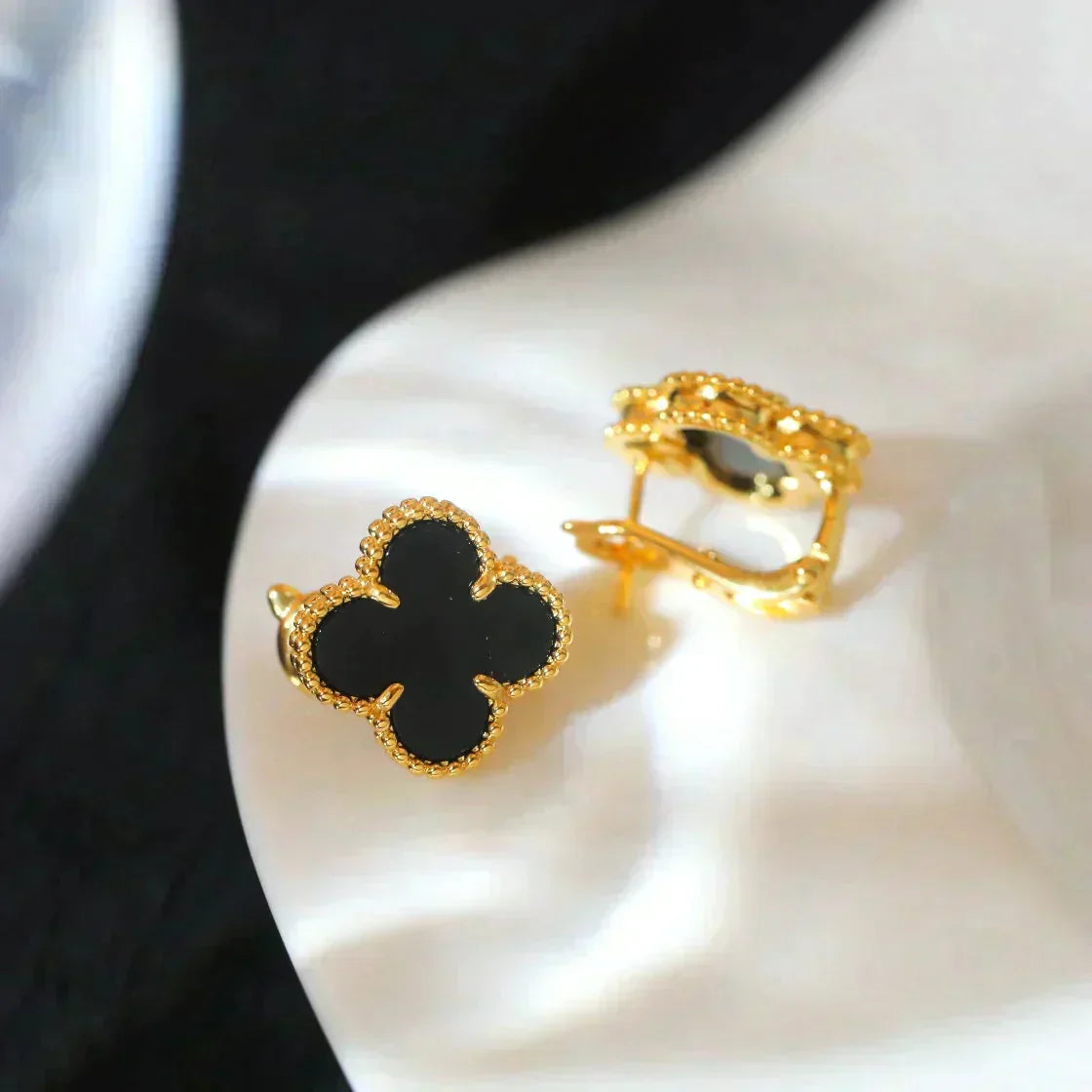 [sparkle Jewelry ]CLOVER MEDIUM 1 MOTIFS  ONYX STUD EARRINGS