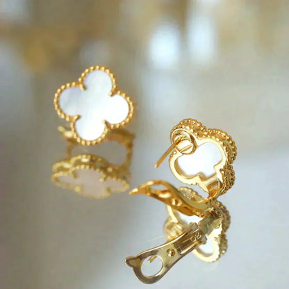 [sparkle Jewelry ]CLOVER MEDIUM 1 MOTIFS  WHITE MOP STUD EARRINGS