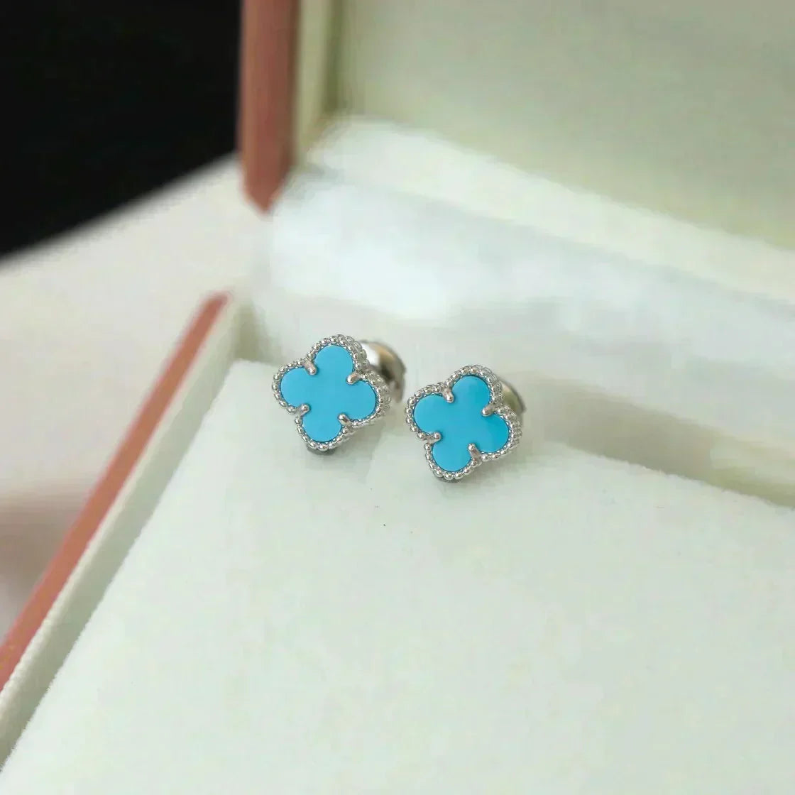 [sparkle Jewelry ]CLOVER MINI 9.5MM ONYX STUD EARRINGS SILVER