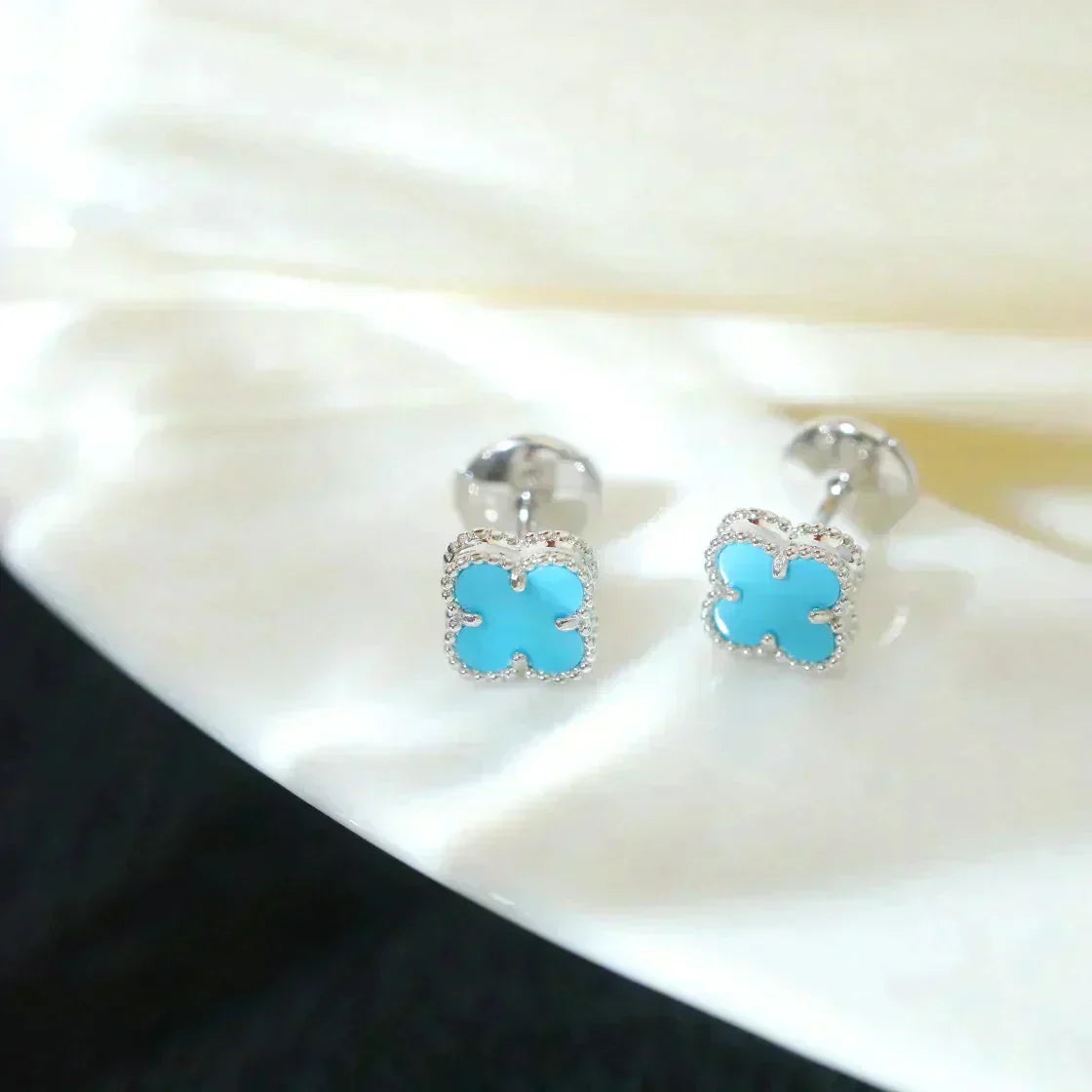 [sparkle Jewelry ]CLOVER MINI 9.5MM ONYX STUD EARRINGS SILVER