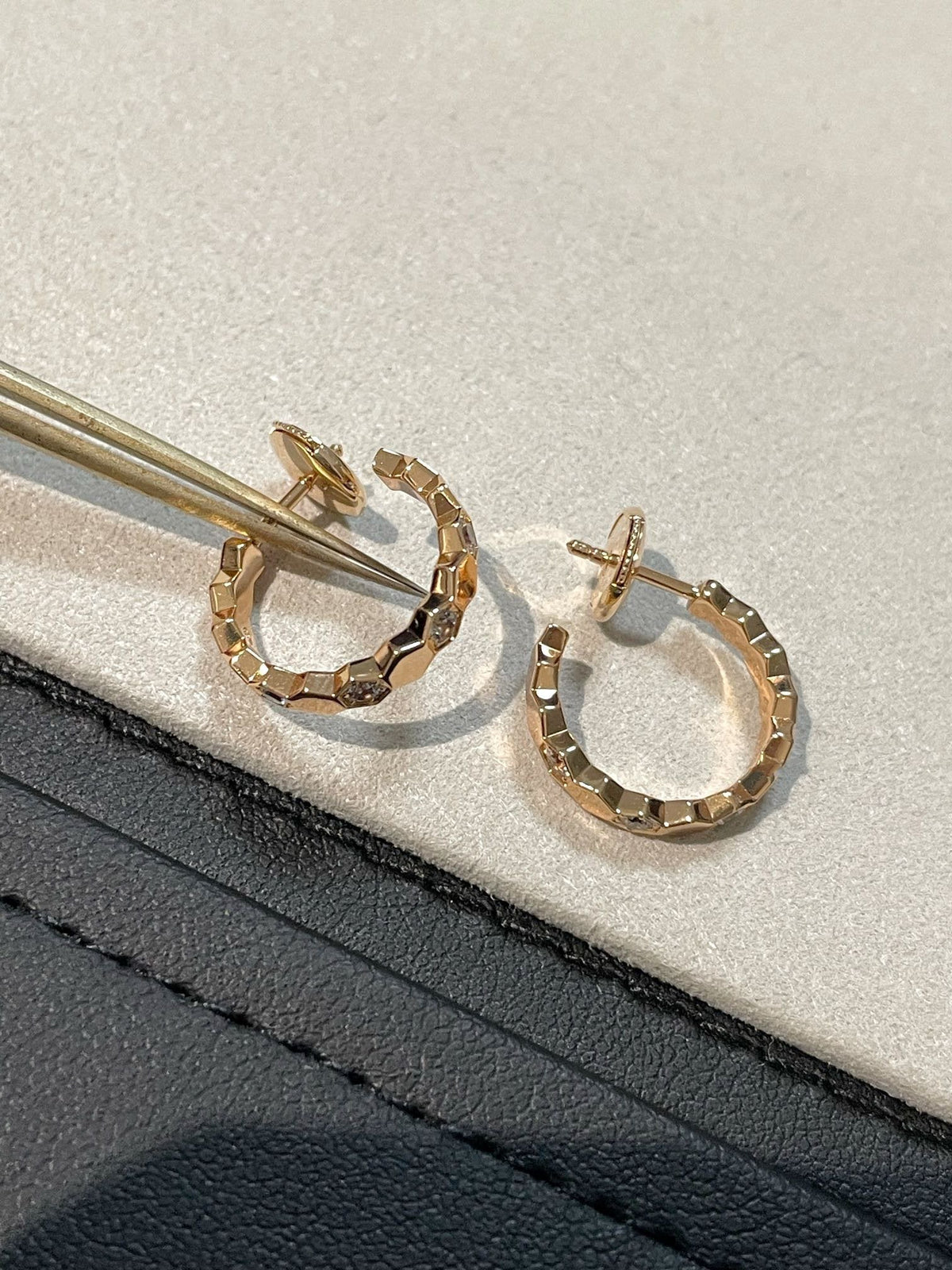 [sparkle Jewelry ]Hollow Design Four-Leaf Clover Flower Shape Earrings