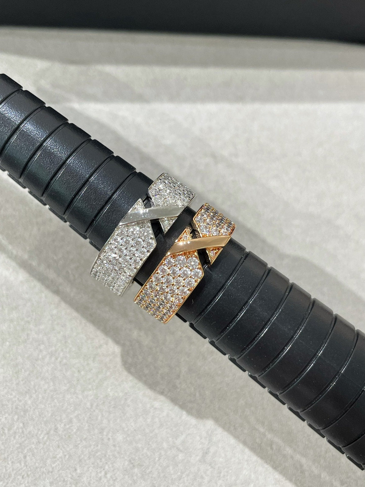 [sparkle Jewelry ]LIENS EVIDENCE  DIAMOND PAVED RING