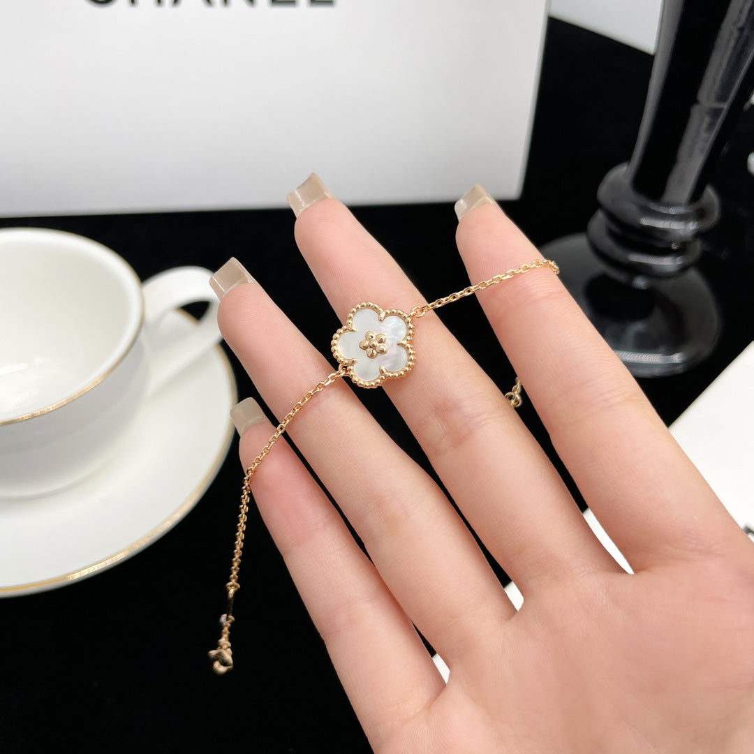 [sparkle Jewelry ]LUCKY SPRING ROSE GOLD MOP BRACELET