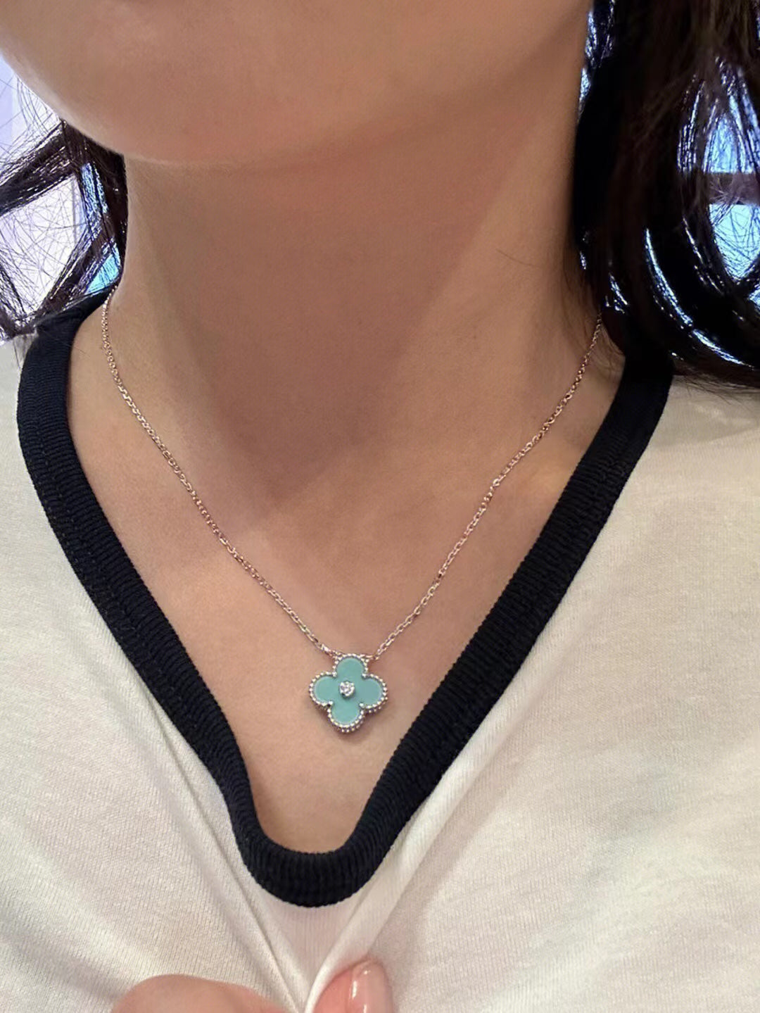 [sparkle Jewelry ]CLOVER 1 DIAMOND LIGHT BLUE SILVER NECKLACE