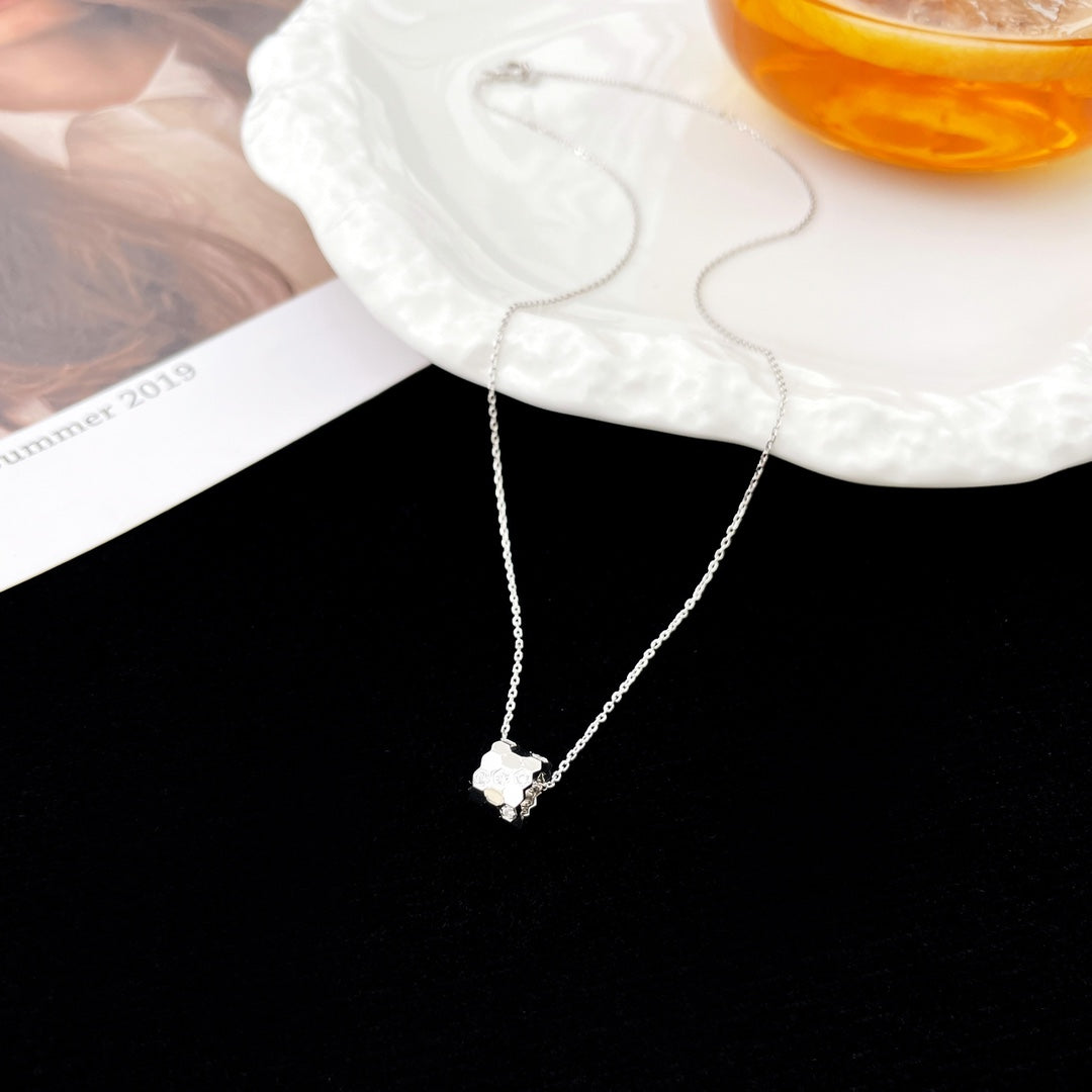 [sparkle Jewelry ]BEE MINI PEDANT DIAMOND NECKLACE