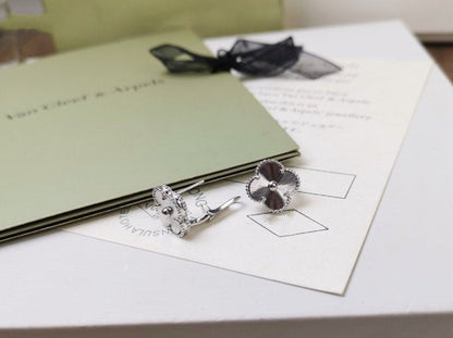 [sparkle Jewelry ]CLOVER MEDIUM STUD EARRINGS