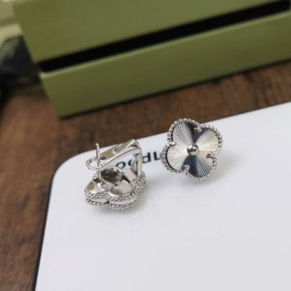 [sparkle Jewelry ]CLOVER MEDIUM STUD EARRINGS