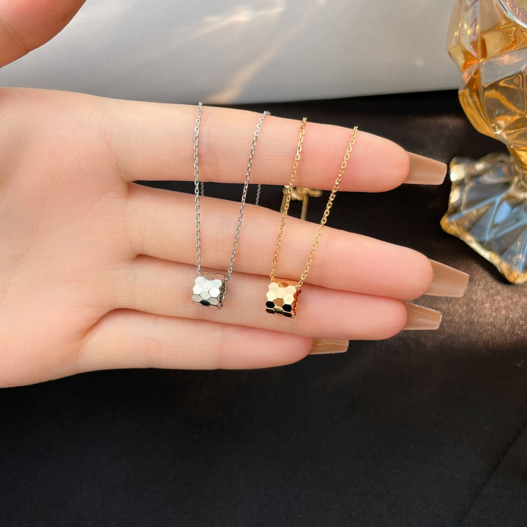 [sparkle Jewelry ]BEE MINI NECKLACE