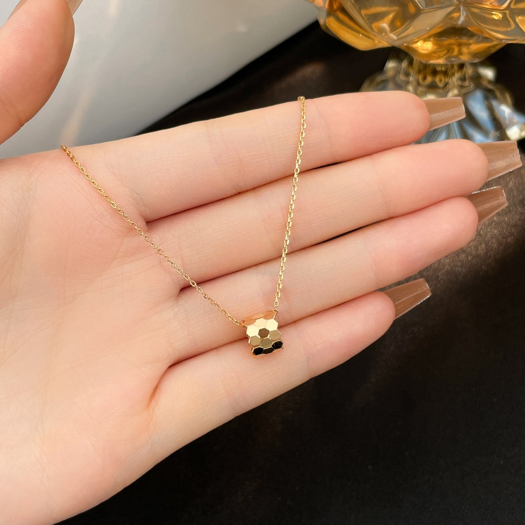 [sparkle Jewelry ]BEE MINI NECKLACE